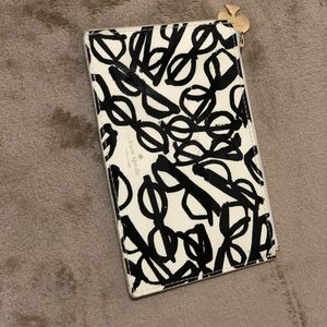 Kate Spade Pouch ♠️